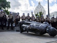 Saat Patung Columbus Jadi Sasaran Demo Floyd di AS