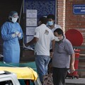 Benarkah COVID-19 Lebih Mudah Menyebar di Rumah?
