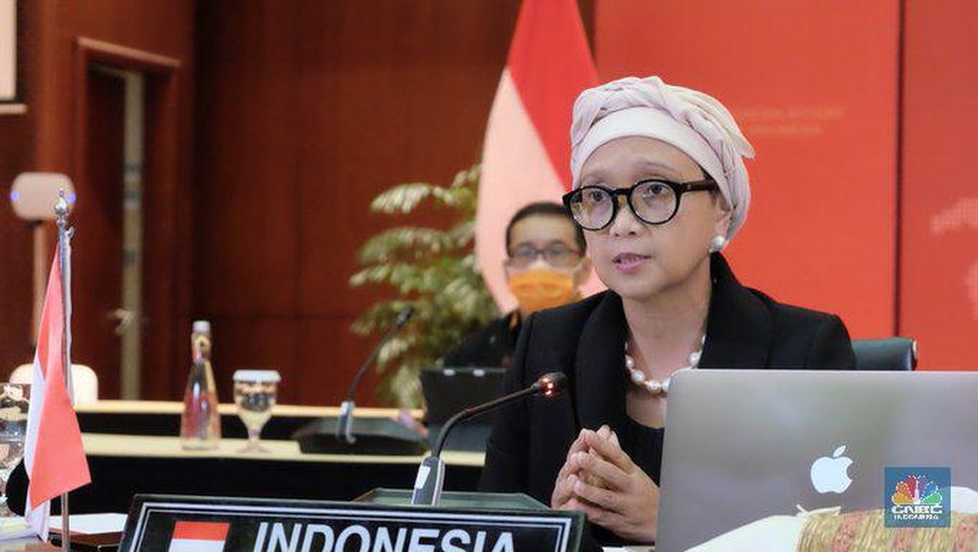 Menteri Luar Negeri RI Retno Marsudi mengikuti Konferensi Tingkat Menteri Luar Biasa (KTM-LB) Organisasi Kerja Sama Islam (OKI) yang berlangsung secara daring, Rabu (10/6/2020).