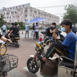 China Lockdown Satu Kota Lagi, 400 Ribu Orang Dikarantina