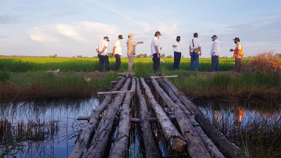 Menteri Basuki Tinjau Rehabilitasi Jaringan Irigasi Lahan Potensial Lumbung Pangan Baru di Kalimantan Tengah. (Dokumentasi PUPR)