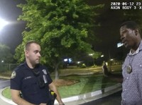 Detik-detik Rekaman CCTV Sebelum Rayshard Brooks Tewas