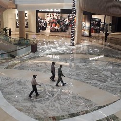 Mal Harus Tutup Jam 5 Sore, Begini Gerak Saham Pemiliknya
