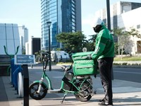 Bisnis Antar Makanan Makin Sengit, Gojek-Grab-Shopee Tumbang?