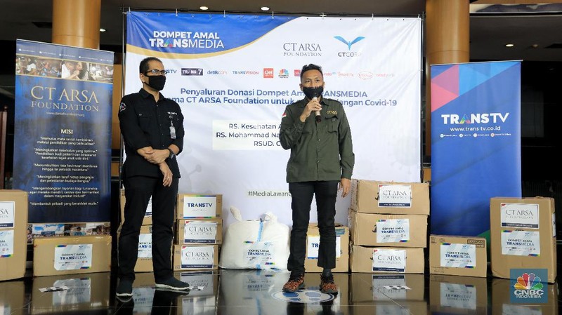 Dompet Amal TRANSMEDIA bersama CT ARSA Foundation Salurkan Donasi Tahap ke-7 untuk Penanganan Covid-19 (CNBC Indonesia/ Andrean Kristianto)