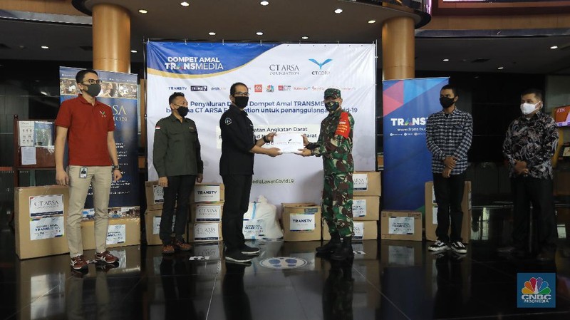 Dompet Amal TRANSMEDIA bersama CT ARSA Foundation Salurkan Donasi Tahap ke-7 untuk Penanganan Covid-19 (CNBC Indonesia/ Andrean Kristianto)