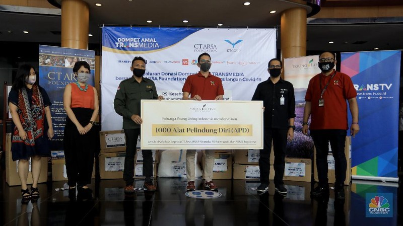Dompet Amal TRANSMEDIA bersama CT ARSA Foundation Salurkan Donasi Tahap ke-7 untuk Penanganan Covid-19 (CNBC Indonesia/ Andrean Kristianto)