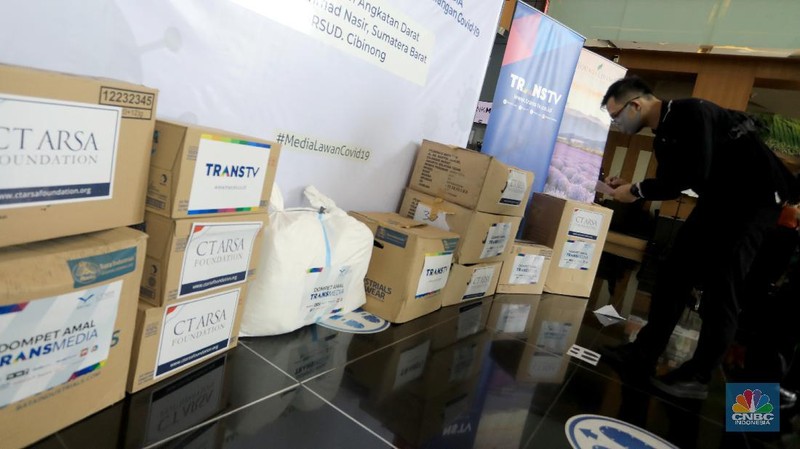 Dompet Amal TRANSMEDIA bersama CT ARSA Foundation Salurkan Donasi Tahap ke-7 untuk Penanganan Covid-19 (CNBC Indonesia/ Andrean Kristianto)