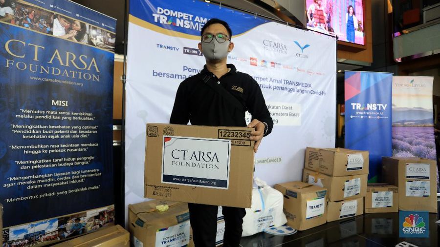 Dompet Amal TRANSMEDIA bersama CT ARSA Foundation Salurkan Donasi Tahap ke-7 untuk Penanganan Covid-19 (CNBC Indonesia/ Andrean Kristianto)