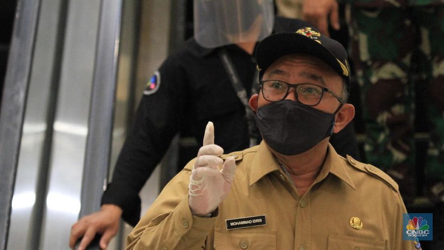 Walikota Depok Mohammad Idris meninjau persiapan transisi new normal Trans Studio Mall Cibubur (CNBC Indonesia/ Tri Susilo)