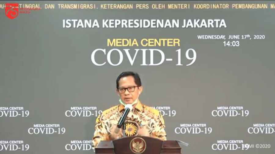 Menteri Dalam Negeri, Tito Karnavian Memberikan Keterangan Pers Mengenai Bantuan Sosial (Tangkapan Layar Youtube Sekretariat Presiden)