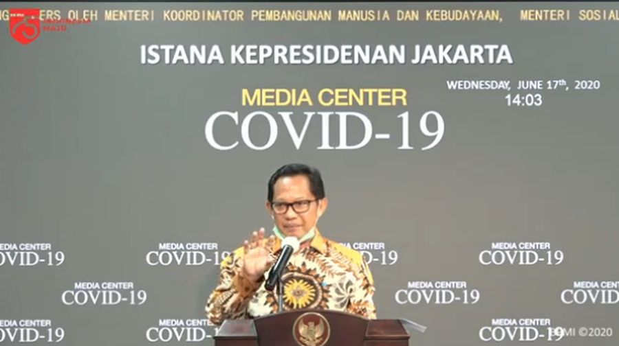 Menteri Dalam Negeri, Tito Karnavian Memberikan Keterangan Pers Mengenai Bantuan Sosial (Tangkapan Layar Youtube Sekretariat Presiden)