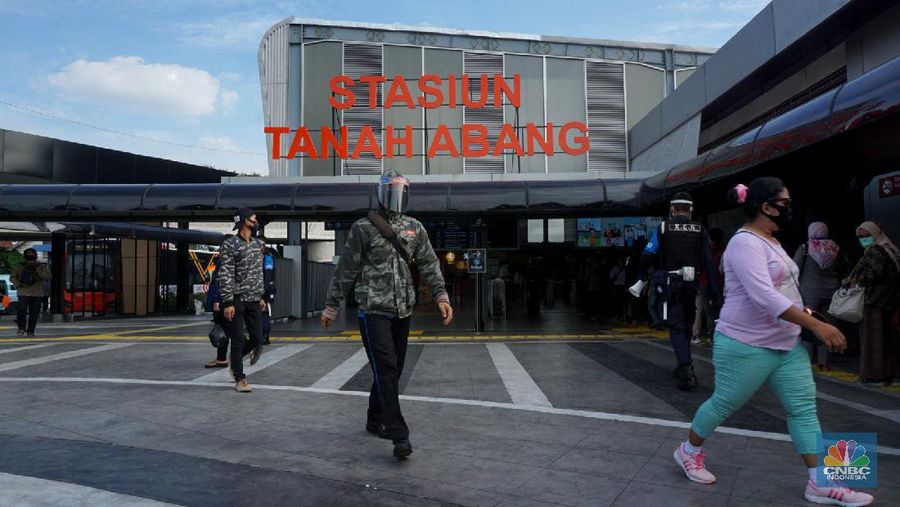 Stasiun terpadu di Stasiun Tanah Abang, Rabu (17/6/2020). (CNBC Indonesia/ Tri Susilo)
