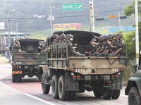 Korut Pamer Kekuatan Militer, Mau Perang?