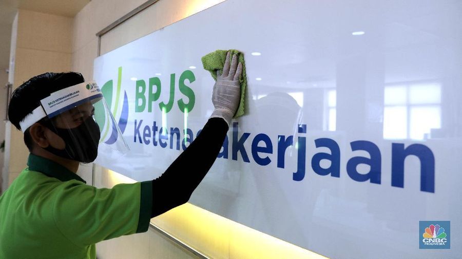 BPJS Ketenagakerjaan (վ/ Muhammad Sabki)
