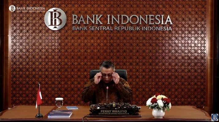 Gubernur Bank Indonesia Perry Warjiyo mengumumkan hasil rapat dewan gubernur (Tangkapan Layar Youtube Bank Indonesia)