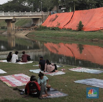 Duh! Hampir Setengah Tahun, Longsor di BKT Belum Diperbaiki
