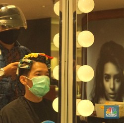 Bad Boy hingga Blue Blood, 5 Model Rambut Pria Bikin Ganteng!