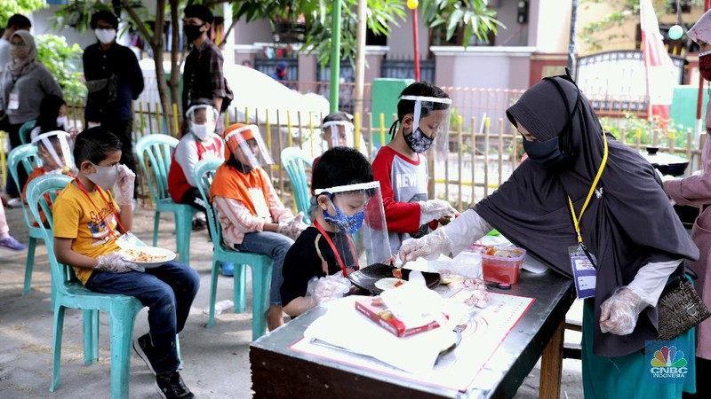 Ilustrasi anak anak ikuti belajar di kampung New Normal. CNBC Indonesia/Muhammad Sabki