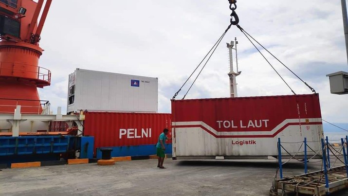 Pengiriman Logistik melalui Tol Laut (Dok. Ditjen Perhubungan Laut) Pengiriman Logistik melalui Tol Laut (Dok. Ditjen Perhubungan Laut)