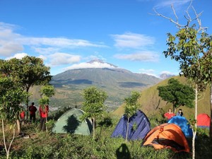 5 Tempat Camping di Lombok Timur, Menikmati Indahnya Rinjani Tanpa Mendaki