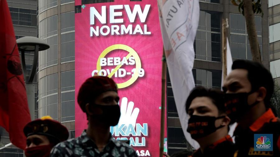 Demo saat New Normal. CNBC Indonesia/Muhammad Sabki
