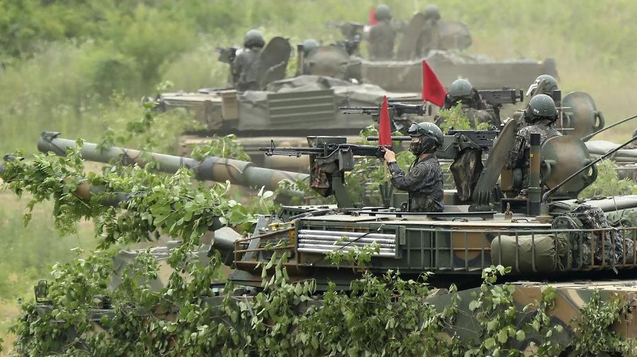 Korea Selatan melakukan latihan militer di Paju. AP/Yun Dong-jin