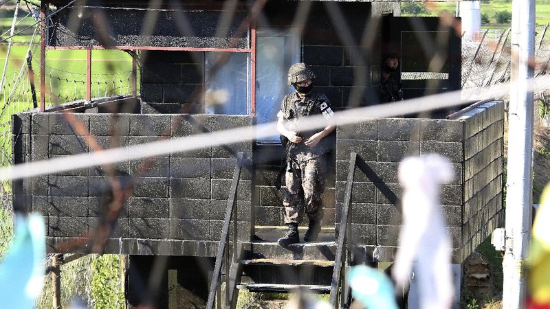 Korea Selatan melakukan latihan militer di Paju. AP/Yun Dong-jin