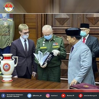 Intip Gaya Prabowo Saat Temui Wamenhan Rusia di Moskow
