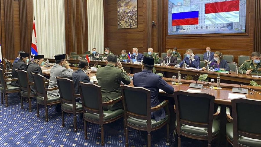 Menteri Pertahanan RI Prabowo Subianto, bertemu dengan Wamenhan Russia, Colonel General Alexander Fomin, Selasa (23/6) di Kantor Kemhan Rusia, di Moscow. (Dok. Twitter @Kemhan_RI)