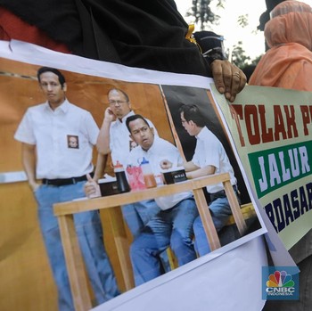 Orang Tua Siswa Geruduk Kantor Anies Baswedan, Ada Apa?