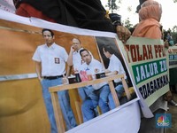 Orang Tua Siswa Geruduk Kantor Anies Baswedan, Ada Apa?