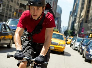 Sinopsis Film Premium Rush: Kurir Sepeda Diburu Polisi Korup