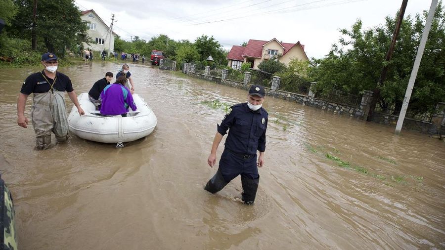 Banjir Landa Ukraina. AP