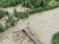 Pemandangan Banjir Hebat di Ukraina, Ribuan Rumah Rusak