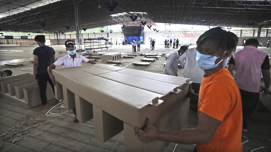 India Bangun Rumah Sakit Darurat Covid-19. AP/Manish Swarup