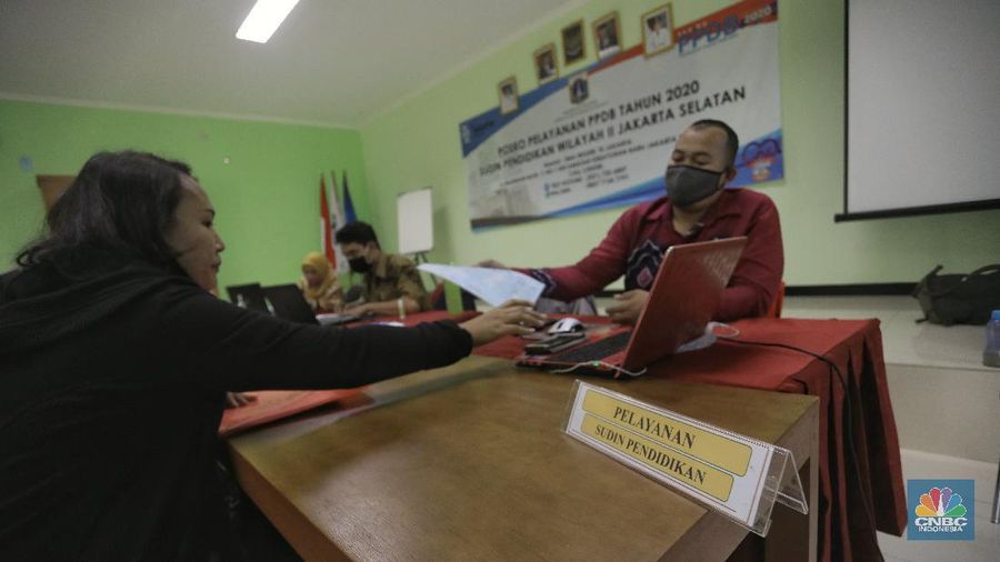 Pendaftaran PPDB DKI Jalur Zonasi. CNBC Indonesia/Andrean Kristianto