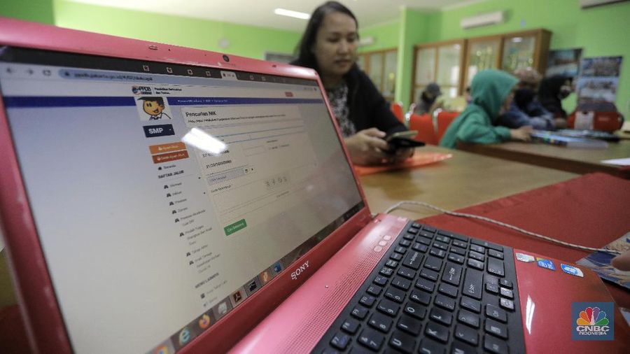Pendaftaran PPDB DKI Jalur Zonasi. CNBC Indonesia/Andrean Kristianto