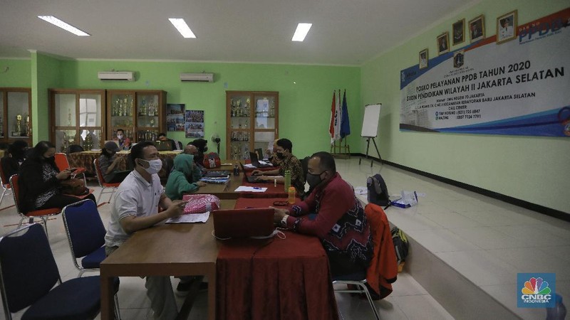 Pendaftaran PPDB DKI Jalur Zonasi. CNBC Indonesia/Andrean Kristianto