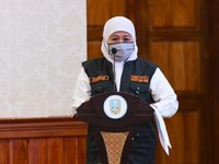 Keresahan Khofifah: Penularan Corona di Jatim Luar Biasa