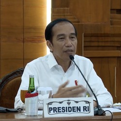 Kendalikan Covid-19 atau Pulihkan Ekonomi? Jokowi : Sulit!