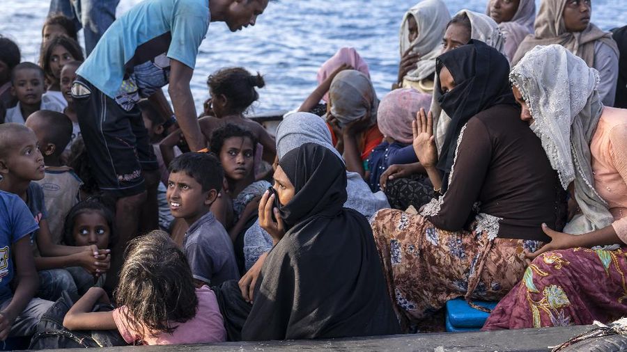 Pengungsi Rohingya di Perairan Aceh Utara. AP/Zik Maulana