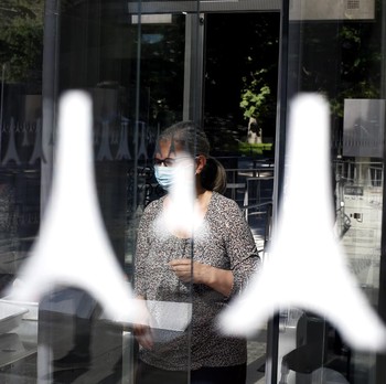 Melihat 'New Normal' di Prancis, Menara Eiffel Buka Kembali