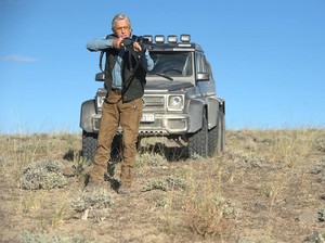 Sinopsis Film Beyond the Reach: Melawan Taipan Pemburu Gila di Gurun