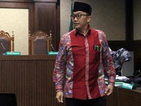 Terima Suap Rp 11 M, Eks Menpora Imam Nahrawi Dibui 7 Tahun