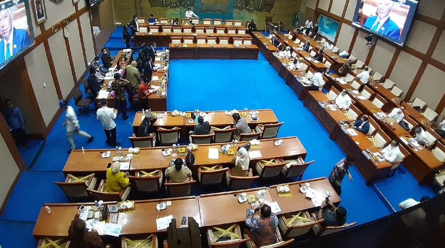 Komisi VII Panggil Bos Pertamina. (վ/Annisatul Ummah)