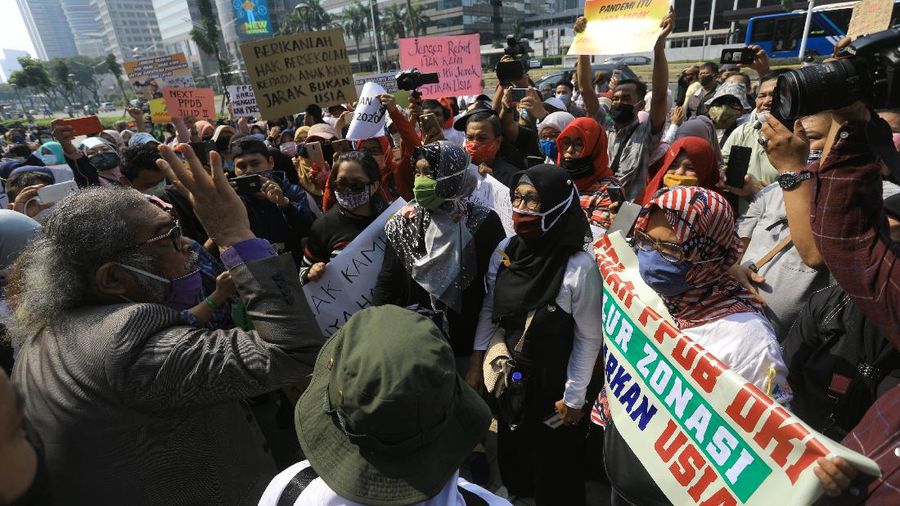 Sejumlah Forum Relawan PPDB DKI 2020 bakal berunjuk rasa di depan kantor Kementerian Pendidikan dan Kebudayaan (Kemendikbud). ()CNBC Indonesia/Andrean Kristianto)