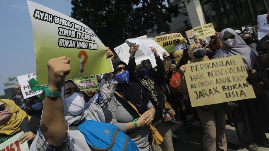 Sejumlah Forum Relawan PPDB DKI 2020 bakal berunjuk rasa di depan kantor Kementerian Pendidikan dan Kebudayaan (Kemendikbud). ()CNBC Indonesia/Andrean Kristianto)