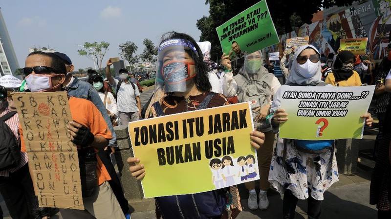 Sejumlah Forum Relawan PPDB DKI 2020 bakal berunjuk rasa di depan kantor Kementerian Pendidikan dan Kebudayaan (Kemendikbud). ()CNBC Indonesia/Andrean Kristianto)