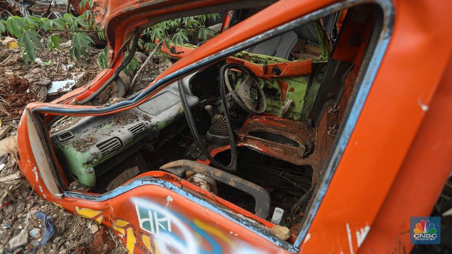 Bangkai Truk Sampah (CNBC Indonesia/Andrean Kristianto)